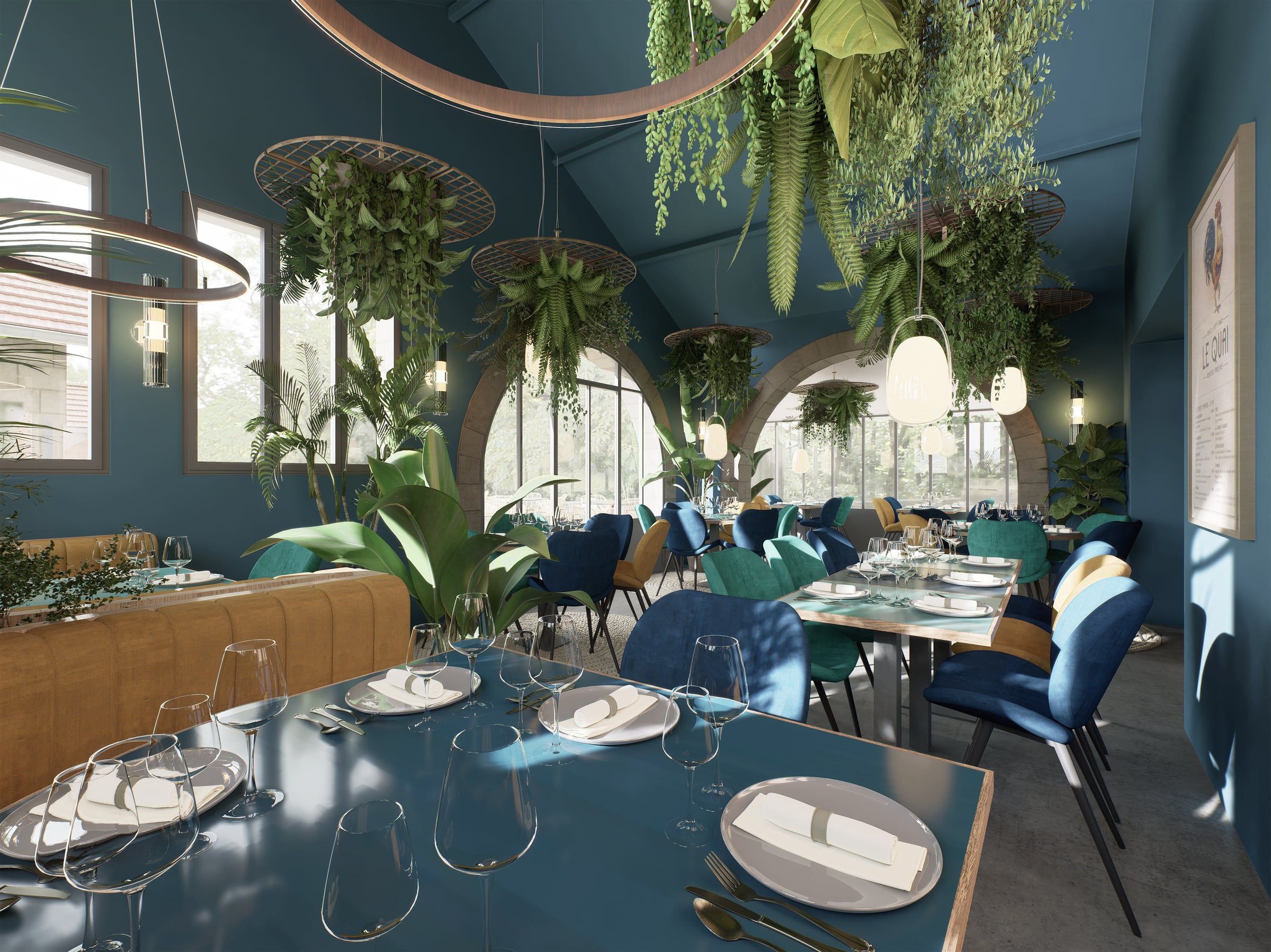 Salle de restaurant aux murs bleu canard sous grande hauteur, suspensions végétales, chaises veloutées bleues et vertes et tables dressées.